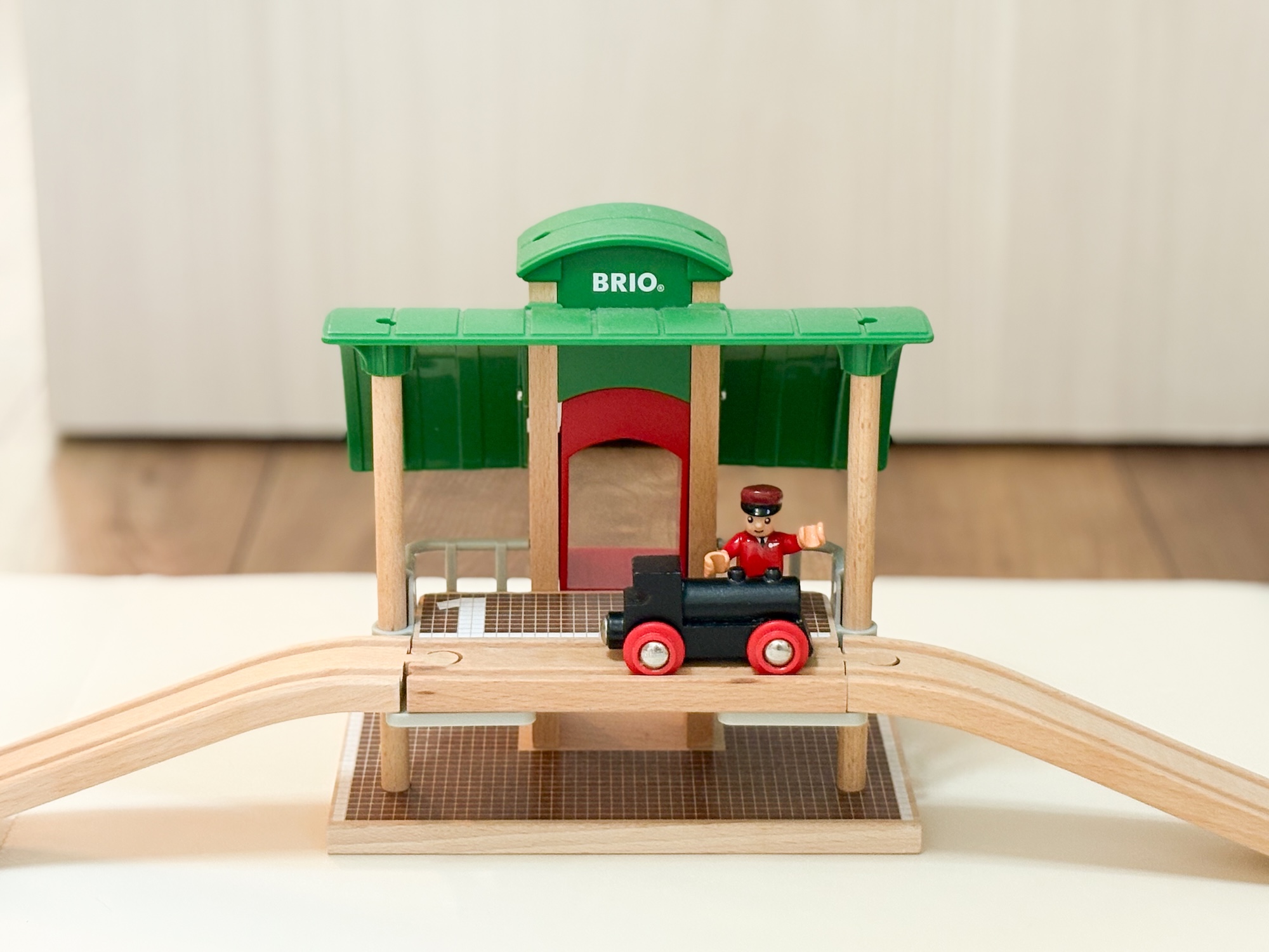 子供も大人も夢中！インテリアにもなる木のレールトイ「BRIO」 | nice and warm