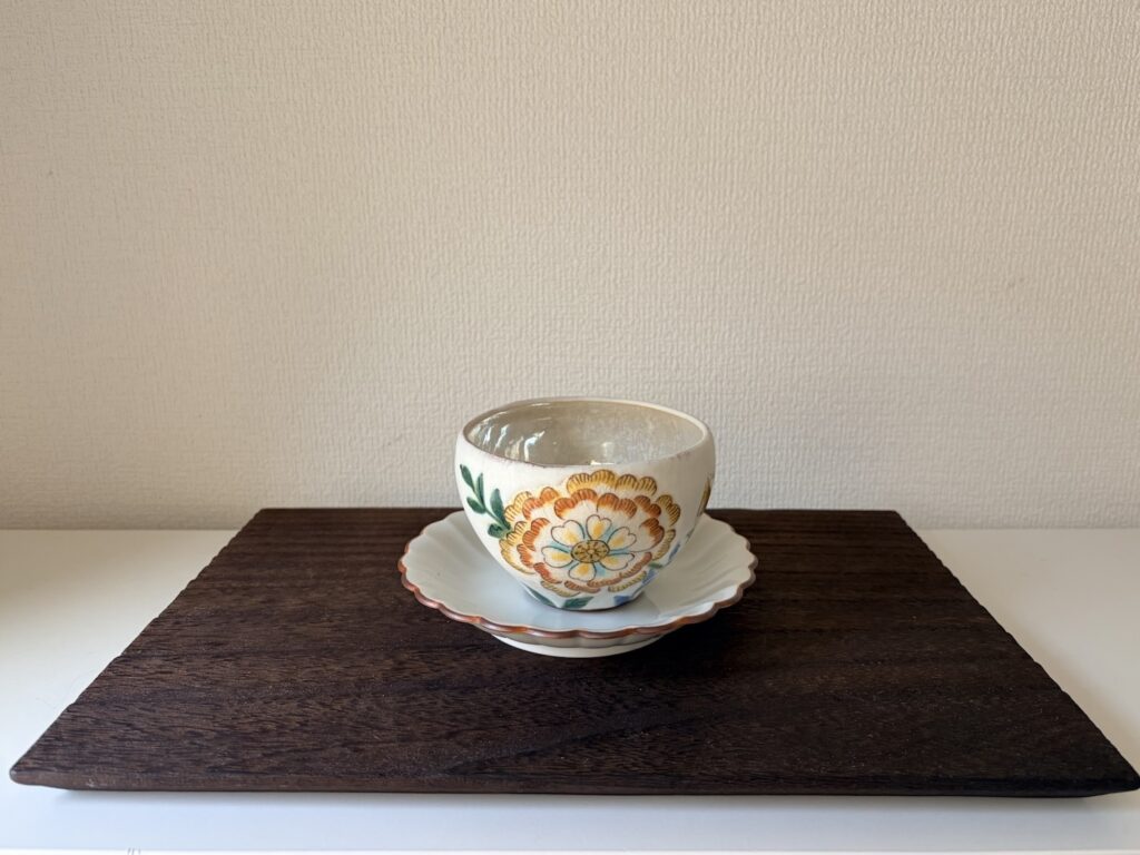 普段使いで愛しさが増す金沢の器たち。「岩本清商店」の軽くて美しい桐のトレー