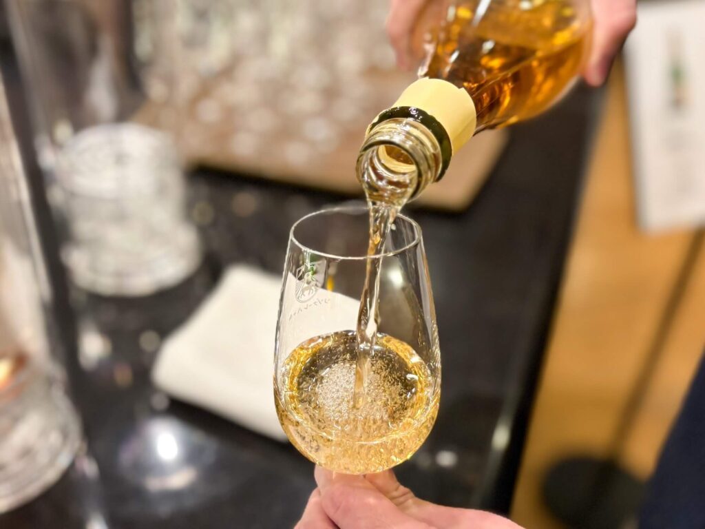 子連れで泊まる「リゾナーレ八ヶ岳」。子どもはジュース、大人はワインを嗜める「山梨あわラウンジ」