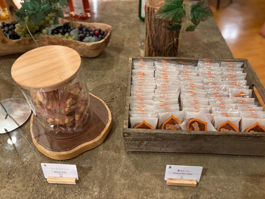 子連れで泊まる「リゾナーレ八ヶ岳」。子どもはジュース、大人はワインを嗜める「山梨あわラウンジ」