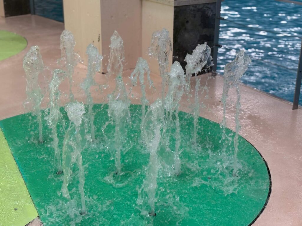 子連れで泊まる「リゾナーレ八ヶ岳」。半日居ても飽きない全天候型プール、「イルマーレ」