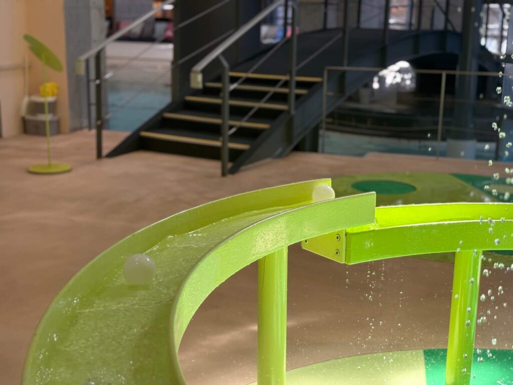 子連れで泊まる「リゾナーレ八ヶ岳」。半日居ても飽きない全天候型プール、「イルマーレ」