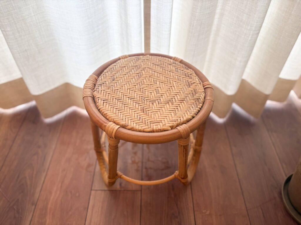 観葉植物と一緒に揃えたいアイテム8選。JUGLAS（ユグラ）「プランタースタンド」