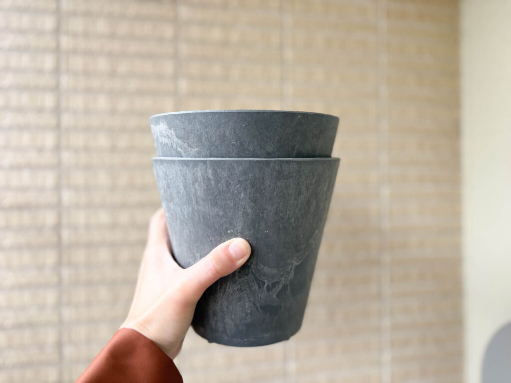 観葉植物と一緒に揃えたいアイテム8選。amabro（アマブロ）「ART STONE」