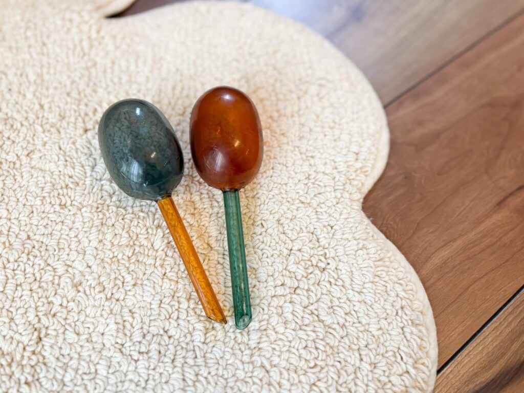 観葉植物と一緒に揃えたいアイテム8選。amabro（アマブロ）「TWOTONE WATER DISPENSER」