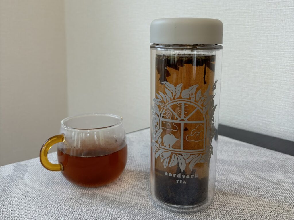 急須無しで茶葉から淹れるティータイム。aardvark TEAの急須ボトル