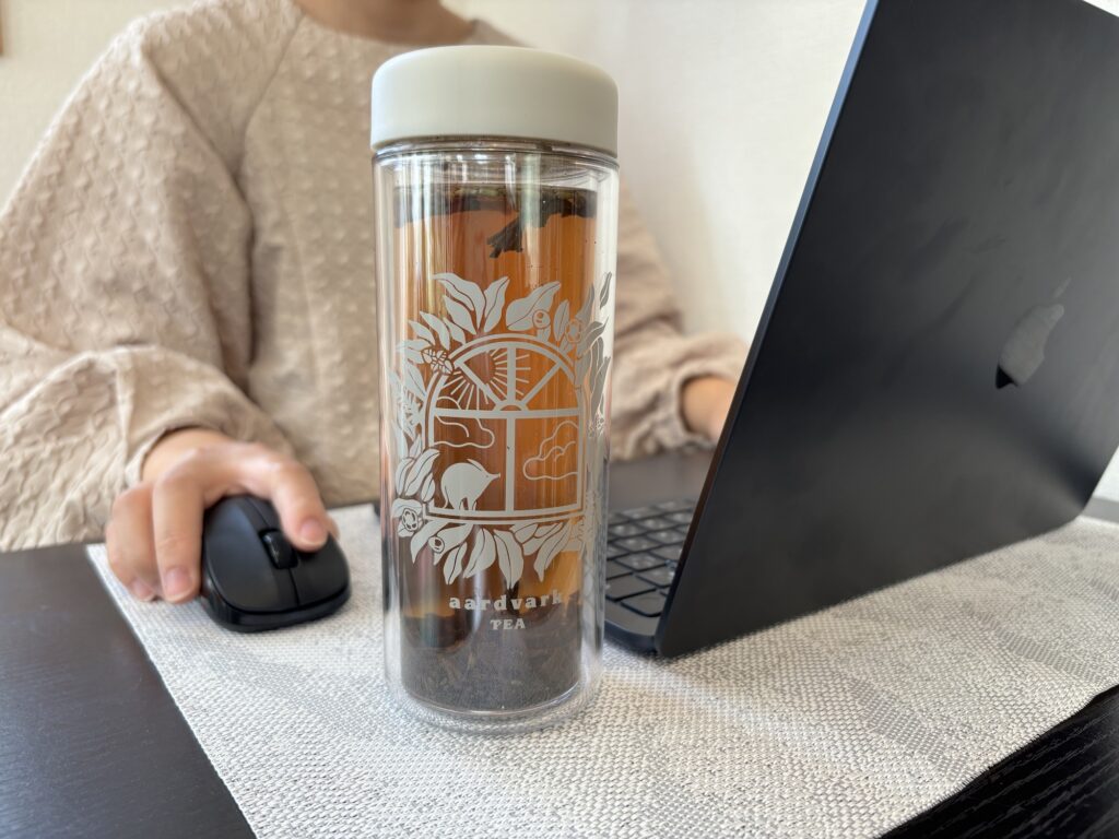 急須無しで茶葉から淹れるティータイム。aardvark TEAの急須ボトル