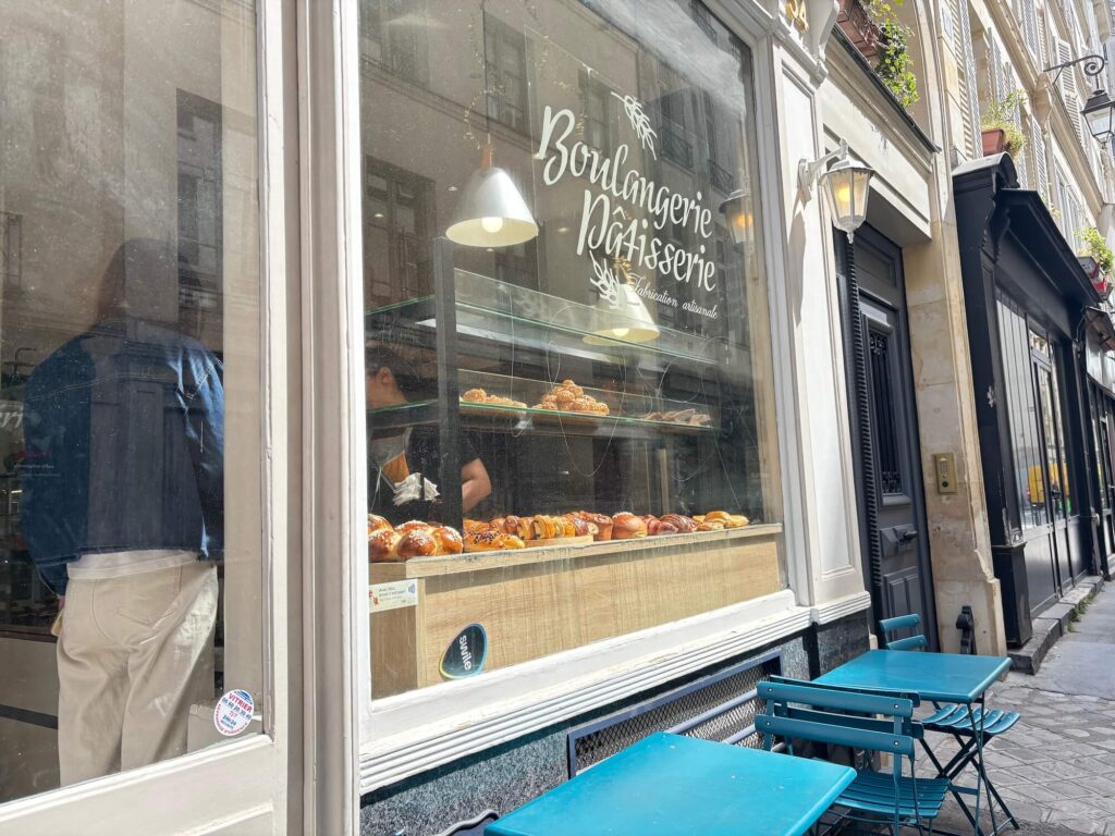 暮らすように楽しむパリ旅行。マレ地区の地元民で賑わう「Boulangerie Nicolas Flamel
