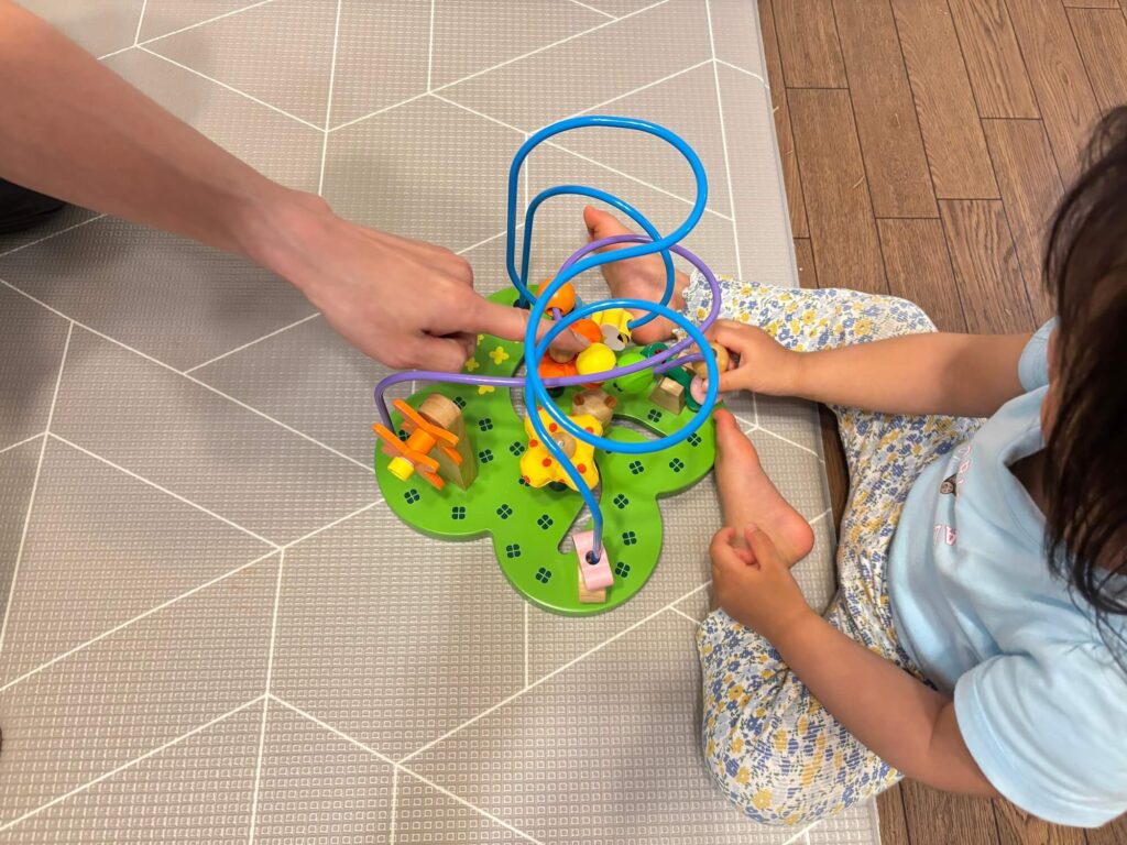 低年齢から親子で遊べる！好奇心をぐんぐん育てる「おさんぽくまさん」