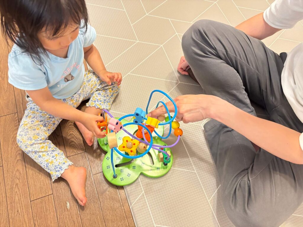 低年齢から親子で遊べる!好奇心をぐんぐん育てる「おさんぽくまさん」