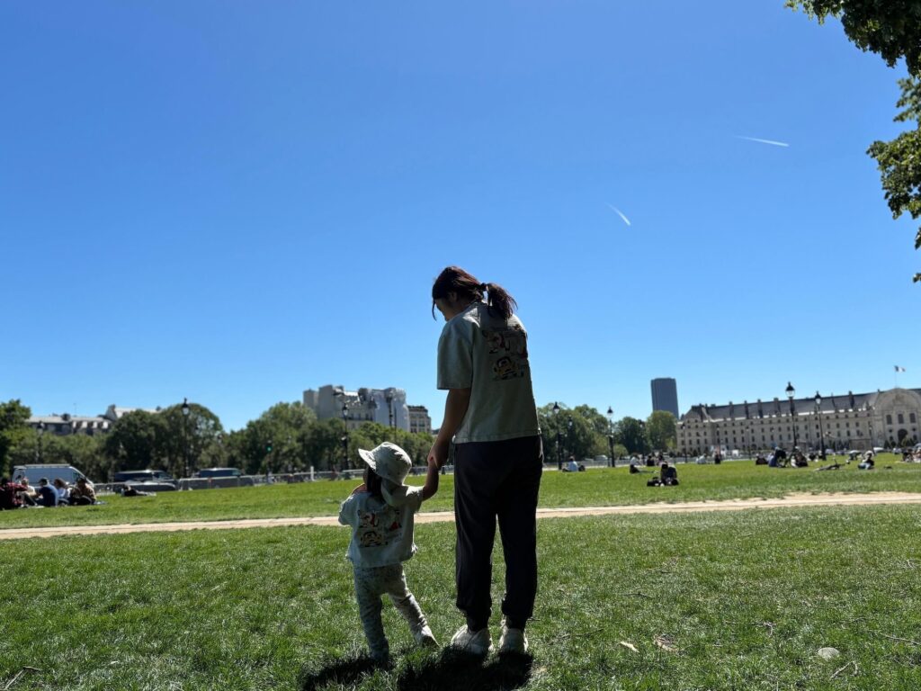 ノートルダム大聖堂からエッフェル塔ビューポイントまでの子連れお散歩