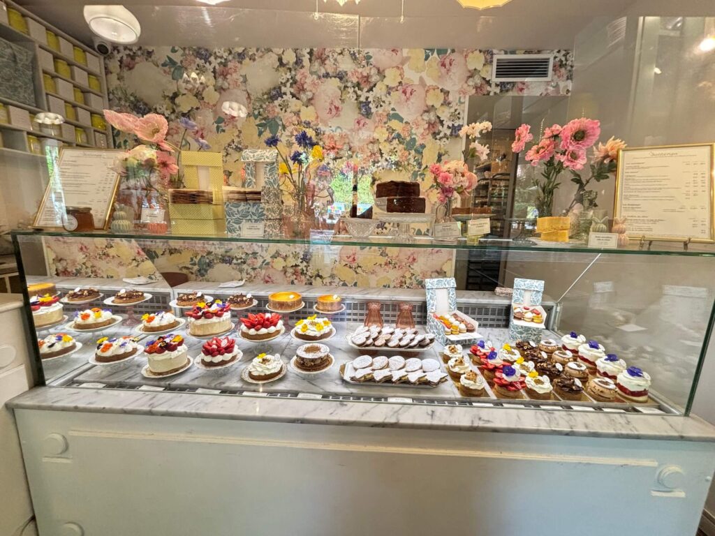 美しいケーキとサクサクのサブレ。忘れられない”あの味”を求めてパリのパティスリー「Bontemps（ボントン）」を再訪